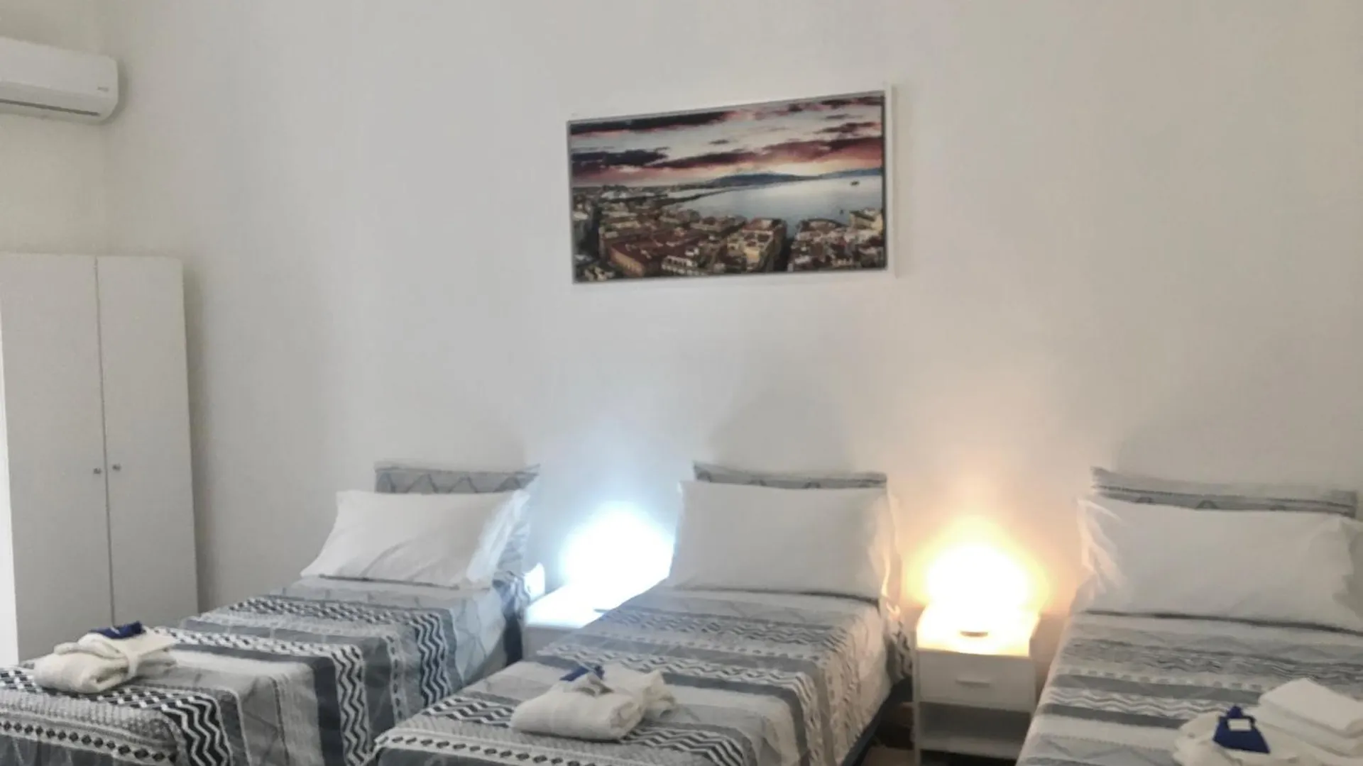 Mb Napoles Intera Casa Apartment 0*, Naples Italy