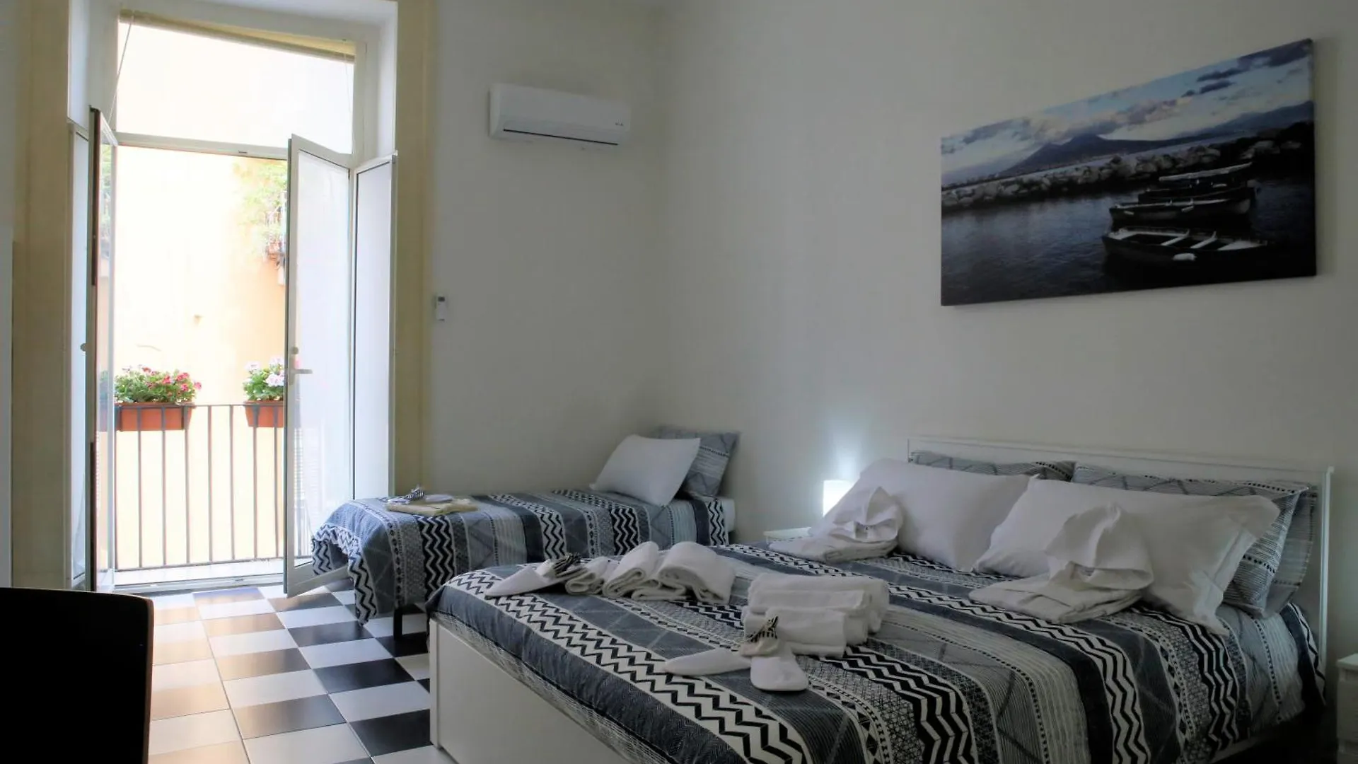 Mb Napoles Intera Casa Apartment  Naples